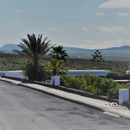 Bungalow En La Playa De Holiday home Famara