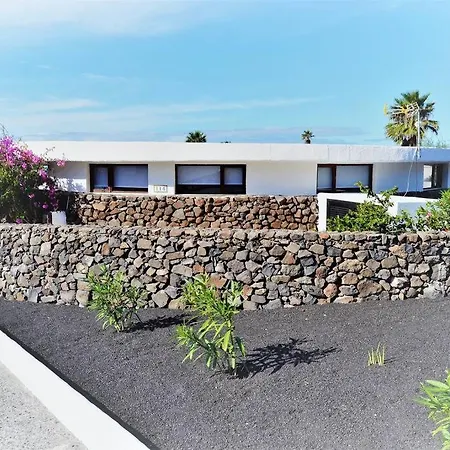 度假居 Bungalow En La Playa De *